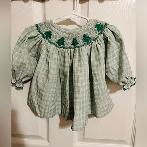 Beautiful smocked baby girl’s Christmas tree matching set!